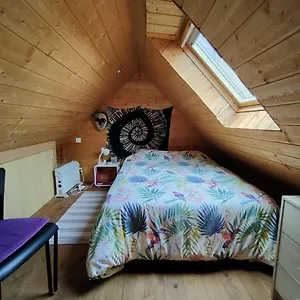 Maisonnette Avec Cour Hébergement de vacances Ploubezre